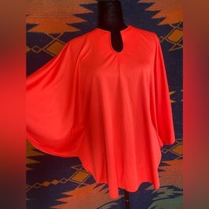 Vintage Shapely Bell/Kimono Sleeves Polyester Blouse!